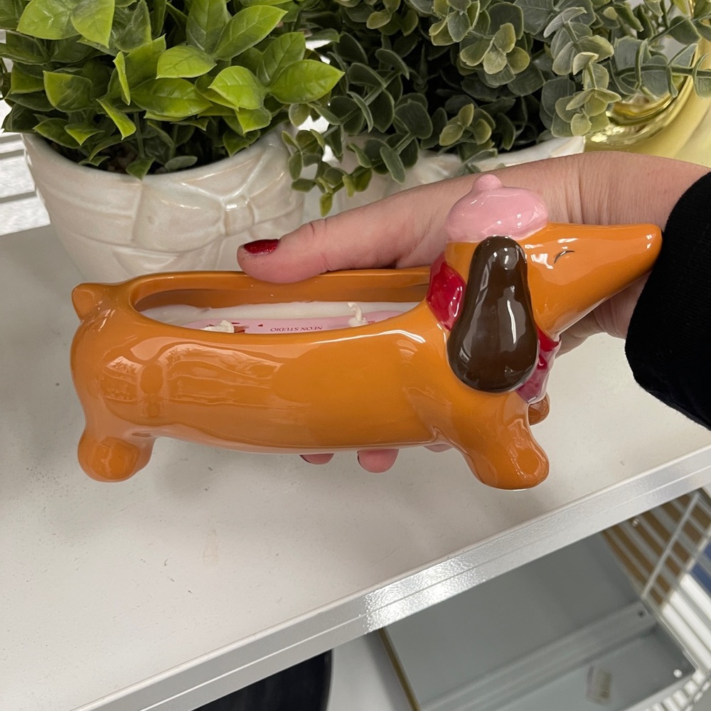 Valentine’s Day Dachshund Dog Love Beret Ceramic Candle Strawberry Shortcake NWT - Picture 5 of 6